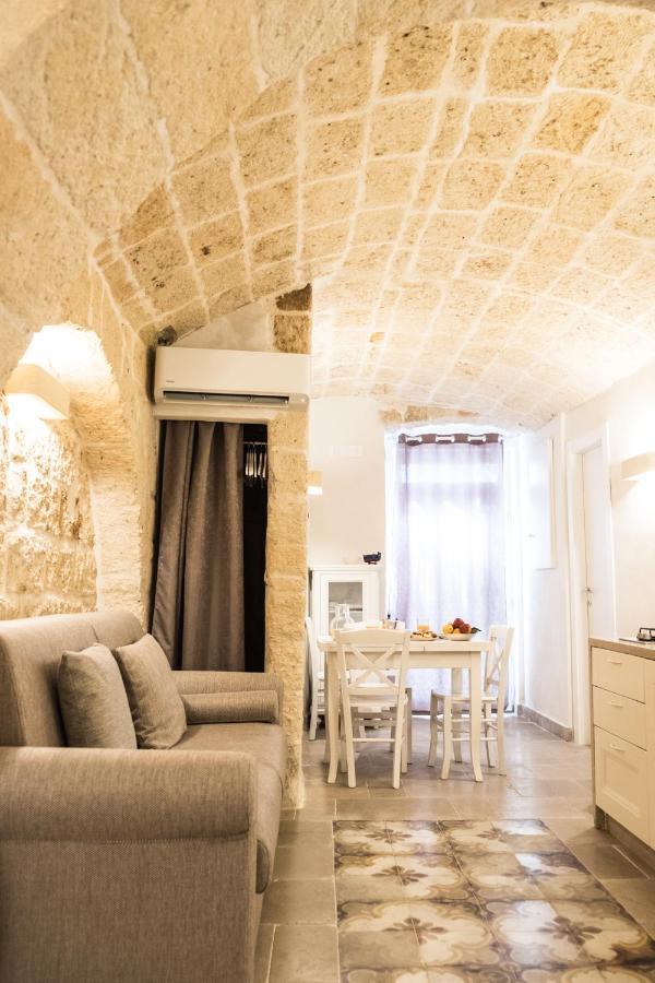 Dimore Del Borgo Antico - Il Sottano Монополи Экстерьер фото